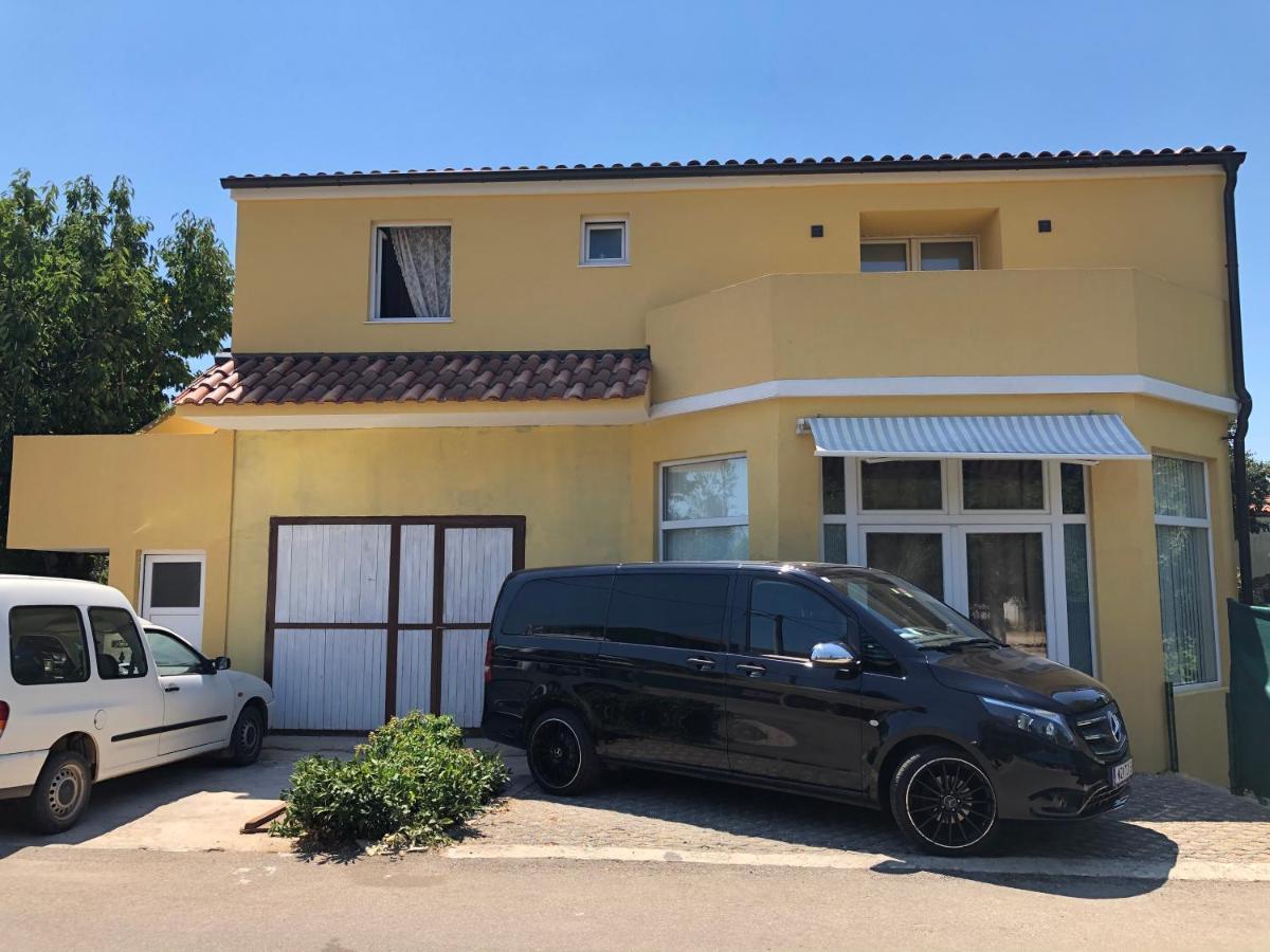 Apartmani BM Biograd Na Moru Bagian luar foto
