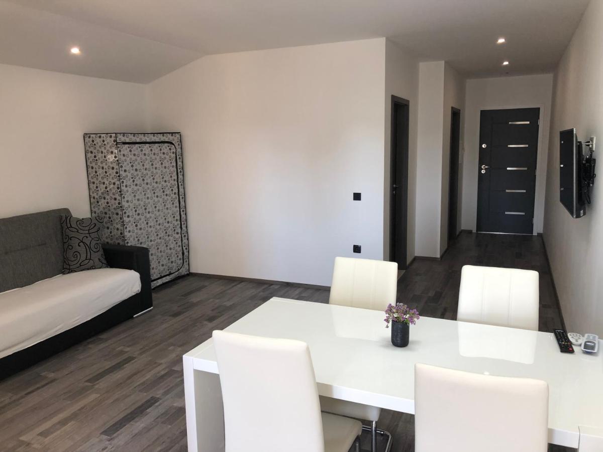 Apartmani BM Biograd Na Moru Bagian luar foto