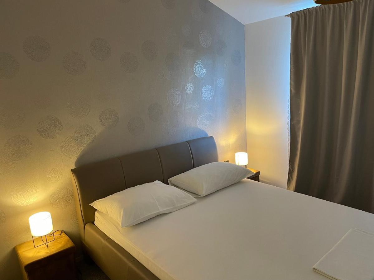 Apartmani BM Biograd Na Moru Bagian luar foto