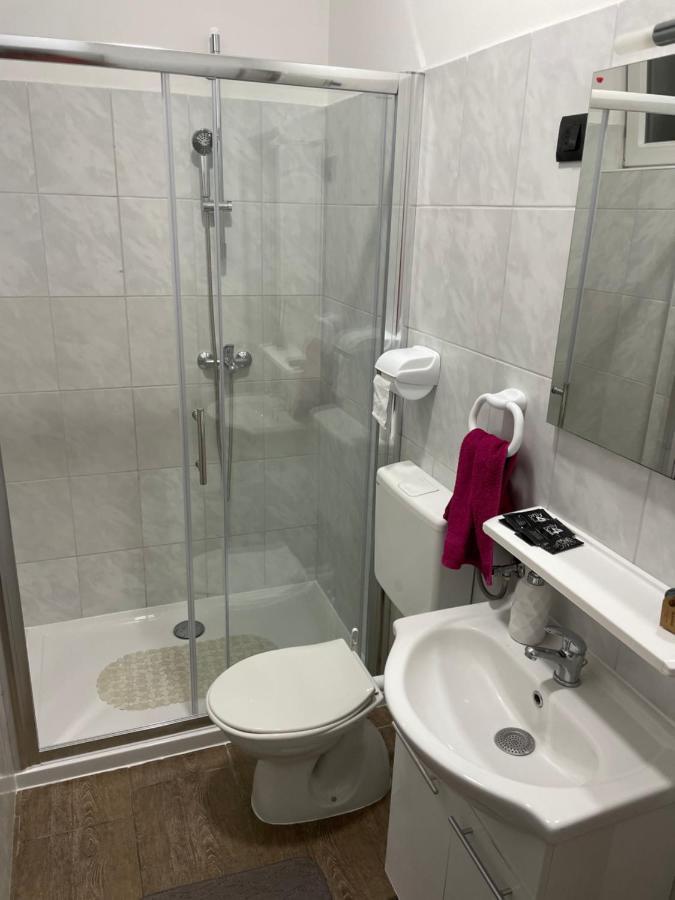 Apartmani BM Biograd Na Moru Bagian luar foto