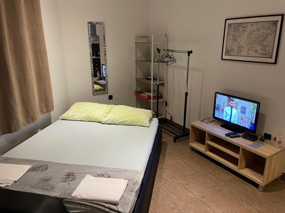 Apartmani BM Biograd Na Moru Bagian luar foto