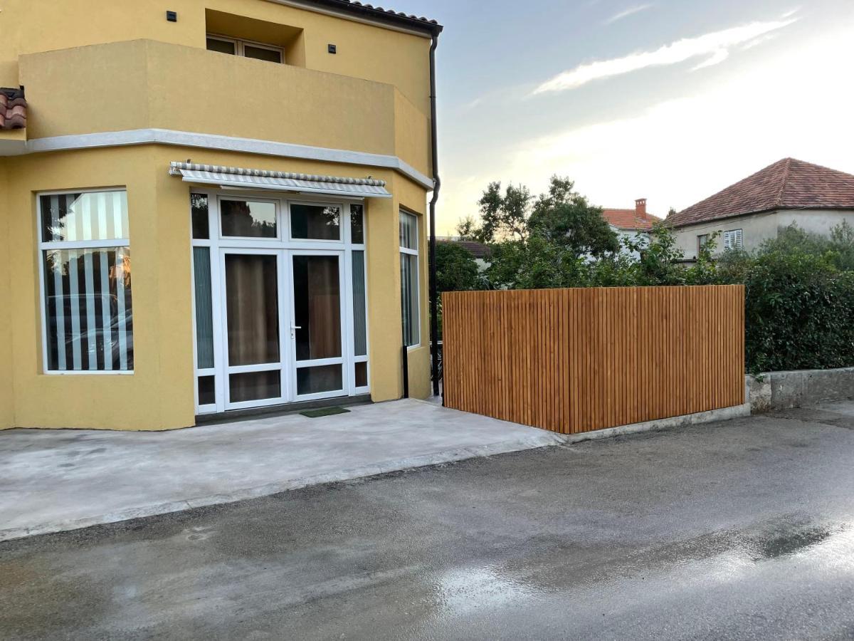 Apartmani BM Biograd Na Moru Bagian luar foto